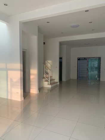 ขายอาคารพาณิชย์ หน้าโครงการ THE CONNECT พัฒนาการ 38  เขตสวนหลวง กรุงเทพมหานคร(เจ้าของขายเอง)