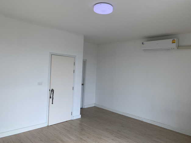 ขายอาคารพาณิชย์ หน้าโครงการ THE CONNECT พัฒนาการ 38  เขตสวนหลวง กรุงเทพมหานคร(เจ้าของขายเอง)