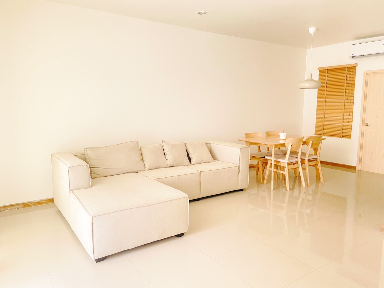 ขายทาวน์โฮม 2 ชั้นโครงการเดอะทรัสต์ ทาวน์ บ่อวิน บ้านสวย เฟอร์นิเจอร์ครบ พร้อมเข้าอยู่