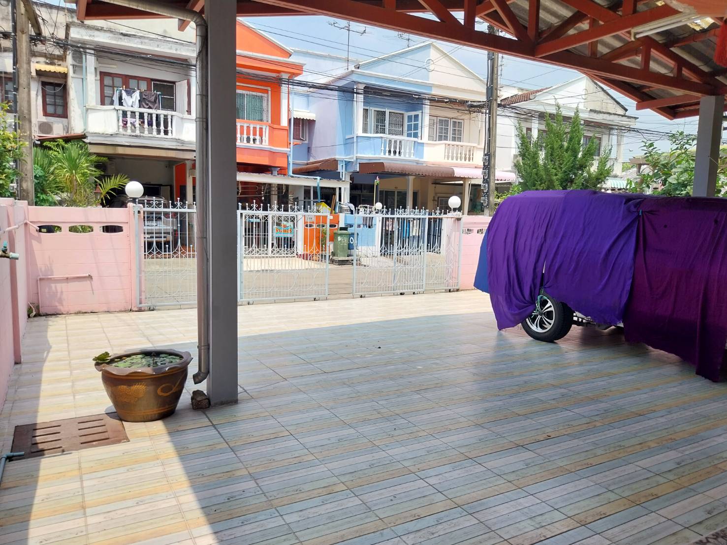ขายโฮมออฟฟิต 2 ชั้น ขนาด 29 ตรว. ทุบกำแพง 2 หลังติดกัน 