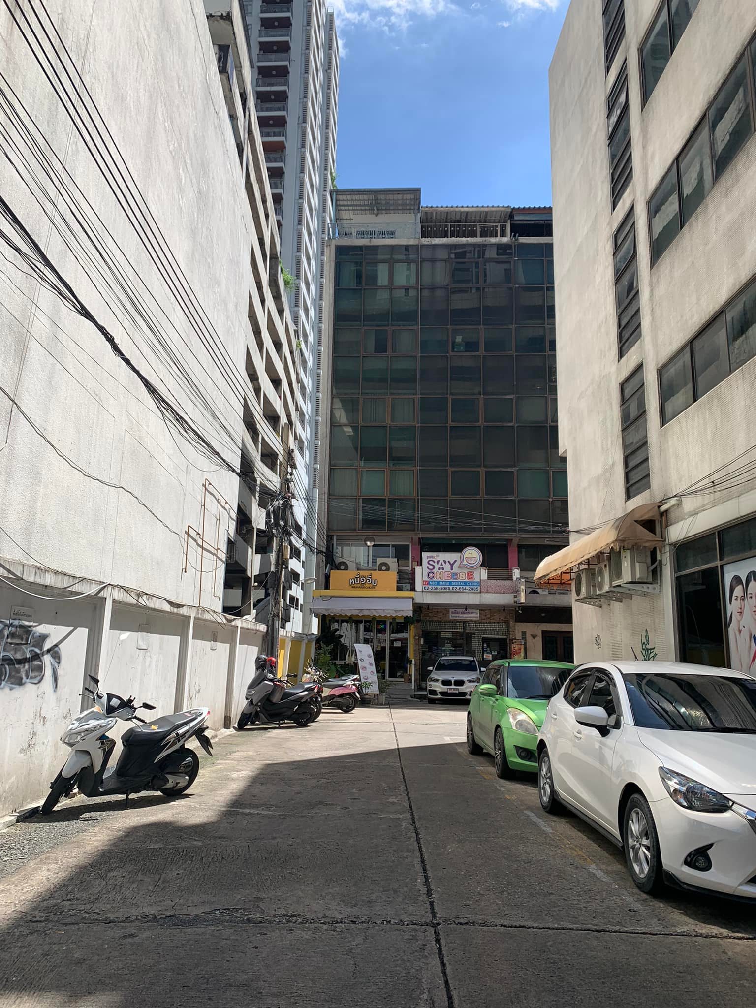 ขายด่วนอาคารพานิชย์ 6 ชั้น ทำเลอโศก สุขุมวิท แหล่งธุรกิจใกล้ BTSและMRTอโศก ย่านอโศก