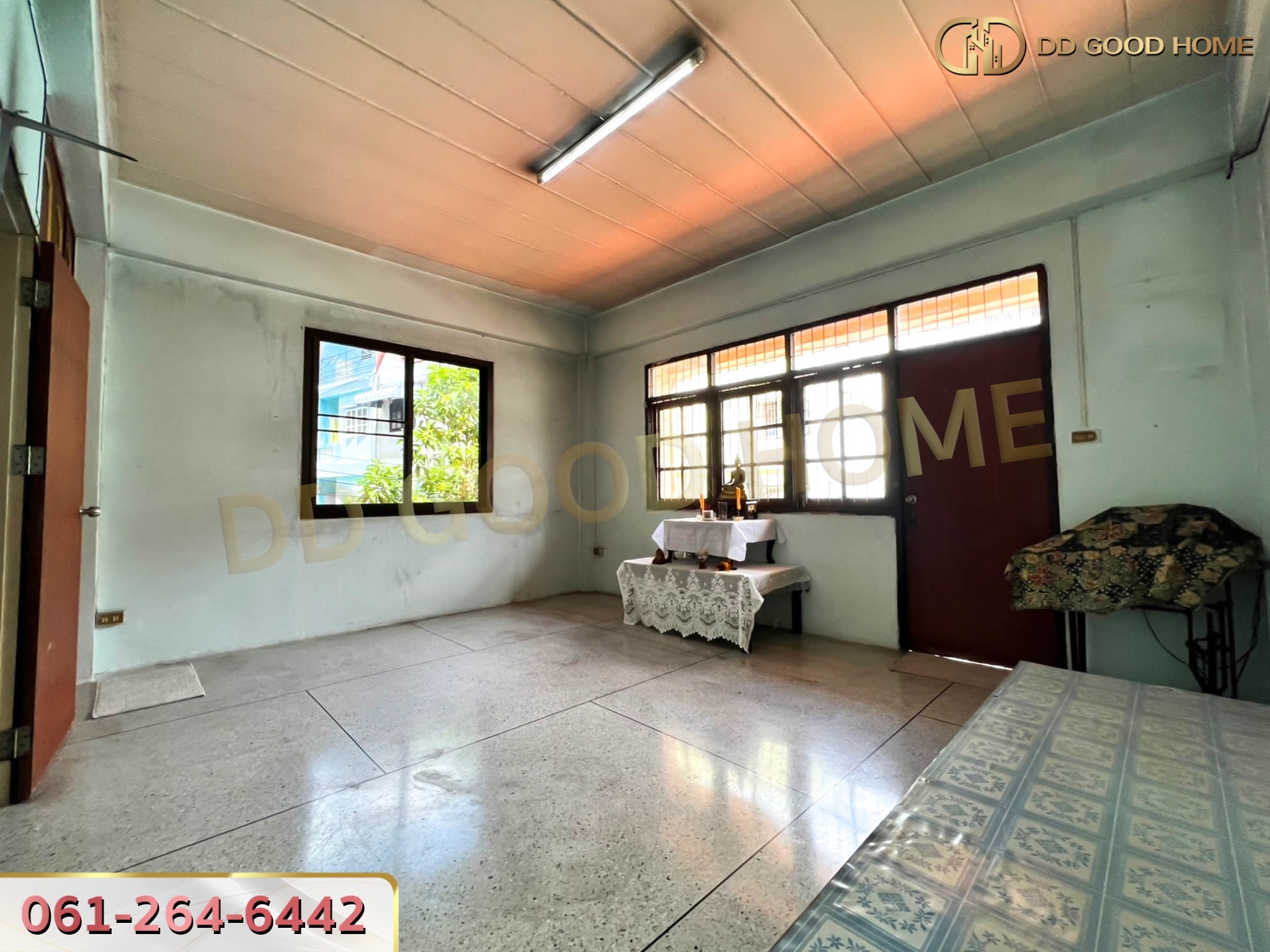 ทาวน์เฮาส์ 3 ชั้น ซอย เทอดไท 53 ใกล้รถไฟฟ้า แขวง ปากคลอง เขต ภาษีเจริญ    