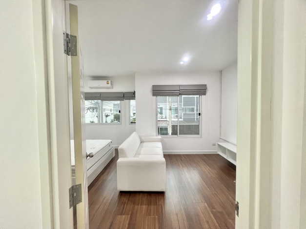 ขายทาวน์โฮม หมู่บ้านอาร์เค พาร์ค2 (รามอินทรา-ซาฟารี) แขวงบางชัน  เขตคลองสามวา กทม. (เจ้าของขายเอง) Townhome RK PARK Village 2 (Ramintra-Safari) for sale