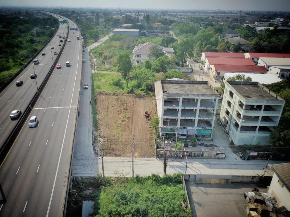 ขายที่ดิน 233 ตรว. ทำเลทอง แปลงหัวมุม ที่ถมเรียบร้อยแล้ว ติดถนนคอนกรีตทั้ง2ด้าน ใกล้ทางขึ้นลงทางด่วน ถนนสุขาภิบาล5 และ ถนนจตุโชติ แปลงเล็กขนาดกำลังดี