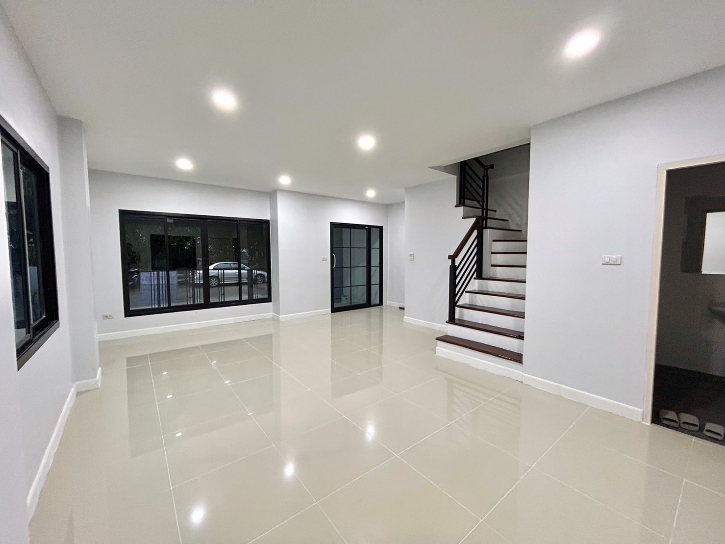 บ้านทาวน์เฮาส์ พุทธบูชา36 ทำเลดี รีโนเวทใหม่ หมู่บ้านพราวด์36ติดถนน