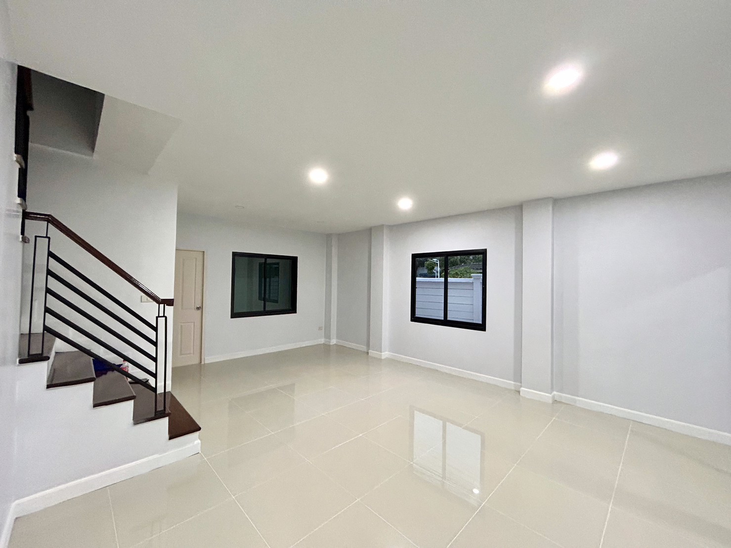 บ้านทาวน์เฮาส์ พุทธบูชา36 ทำเลดี รีโนเวทใหม่ หมู่บ้านพราวด์36ติดถนน