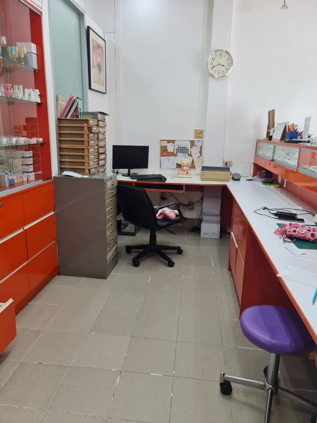 ขายอาคารพาณิชย์เปิดเป็นคลินิกศัลยกรรมความงาม เปิดมานานแล้ว20ปี มีทุกอย่างให้พร้อม อำเภอหัวหิน