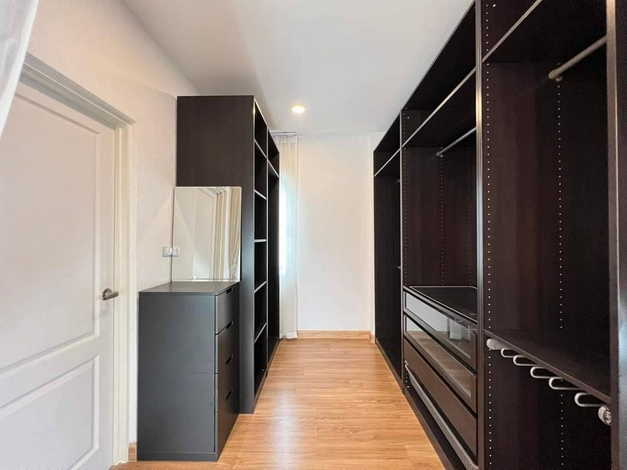 ให้เช่าบ้านเดี่ยว 2 ชั้น พร้อมเฟอร์นิเจอร์ หมู่บ้าน The city Ramintra 