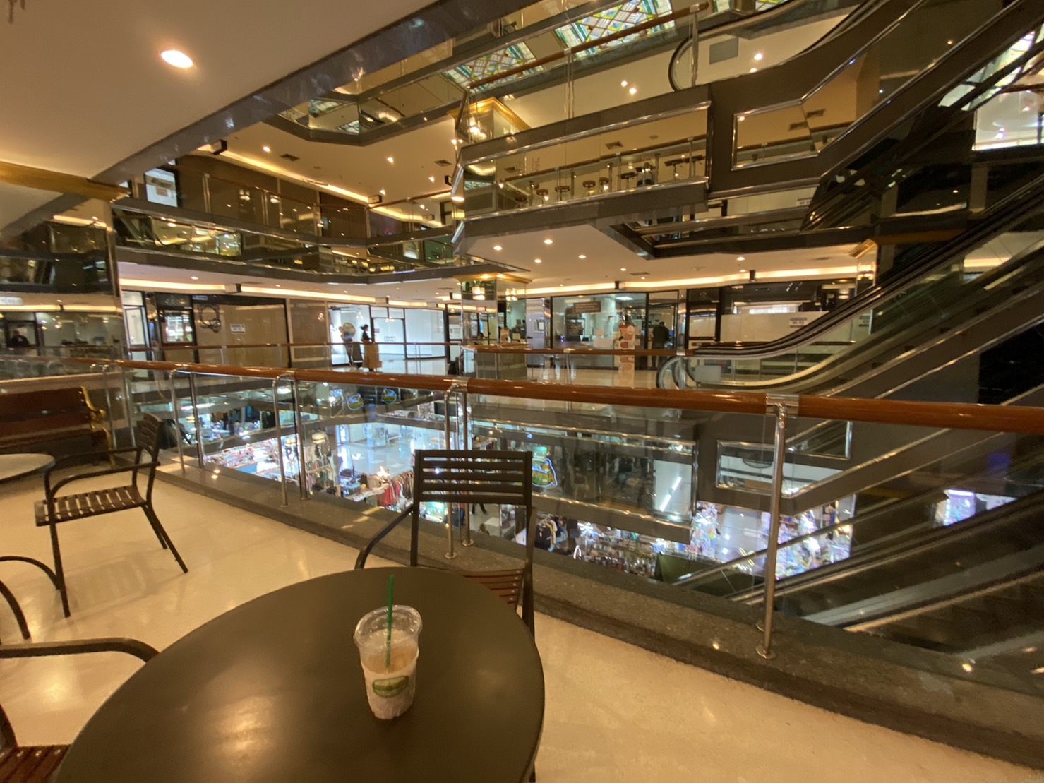ร้านค้า ให้เช่า อาคารชาญอิสสระ 2 ถ.เพชรบุรีตัดใหม่, 20 ตร.ม.ใกล้ BTS ทองหล่อ