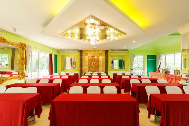 ขายอุ่นเรือนรีสอร์ทพร้อมประกอบธุรกิจ ทำเลทอง ตำบลสาริกา อำเภอเมือง นครนายก