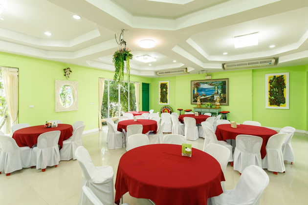 ขายอุ่นเรือนรีสอร์ทพร้อมประกอบธุรกิจ ทำเลทอง ตำบลสาริกา อำเภอเมือง นครนายก