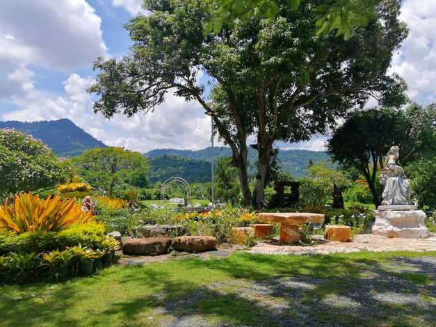 ขายอุ่นเรือนรีสอร์ทพร้อมประกอบธุรกิจ ทำเลทอง ตำบลสาริกา อำเภอเมือง นครนายก