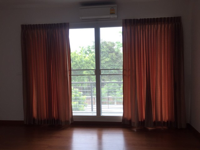 ให้เช่าทาวน์โฮม3ชั้น โครงการบ้านกลางเมือง S-sense ศรีนครินทร์46/1 private zone ไม่ติดกับใคร