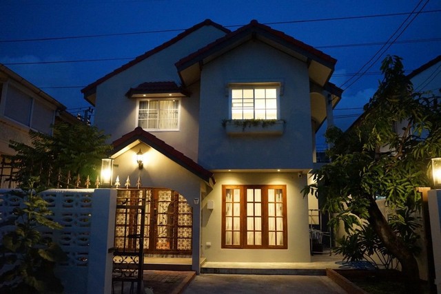 ให้เช่าบ้านเดี่ยว2ชั้นย่านเลียบด่วน ทาวน์อินทาวน์ เหม่งจ๋าย ตกแต่งพร้อมอยู่ ใกล้รร.นานาชาติสิงคโปร์