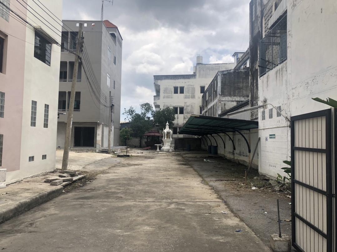 ให้เช่าอาคาร 4 ชั้น พื้นที่ 4.5 ไร่ ซอยเพชรเกษม เหมาะสำหรับหลายธุรกิจ