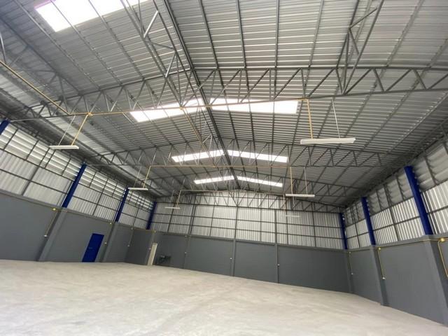 ให้เช่าโกดัง พื้นที่ใช้สอย 400 ตรม.ซอยลาดกระบัง 14 ทับ 1 ใกล้โรบินสัน