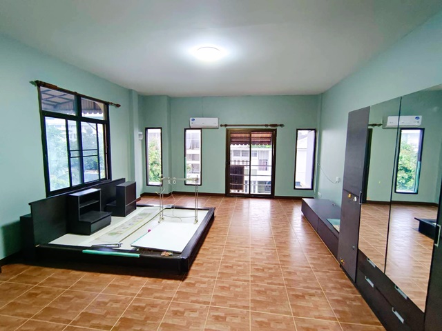 สยามพารากอน ใหญ่มาก ทาวเฮ้าส์ 2คูหา 8นอน BTS ราชเทวี เพชรบุรี 1-7 10แอร์  ราชเทวี Central World 202 ตรว. 8น้ำ จอดรถ 8คัน 