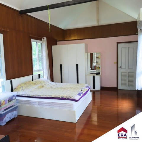 ขายที่ดินพร้อมอาคารโชว์รูม โกดังสินค้า และบ้าน 5หลัง (ทำรีสอร์ทได้) ติดถนนทางหลวงเลข12 ใกล้ทรัพย์ไพรวัลย์รีสอร์ท ฝั่งขาไปเพชรบูรณ์