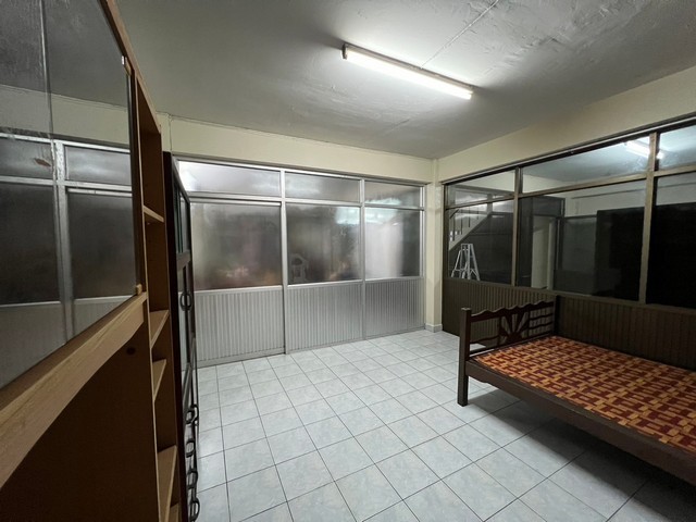 ให้เช่าอาคารพาณิชย์ ใกล้ สถานีรถไฟหมู่บ้านทิพวัลและสีเทพา 2คูหาติดกัน เหมาะทำโฮมออฟฟิศ หรือพักอาศัย เทพารักษ์ กม.3 