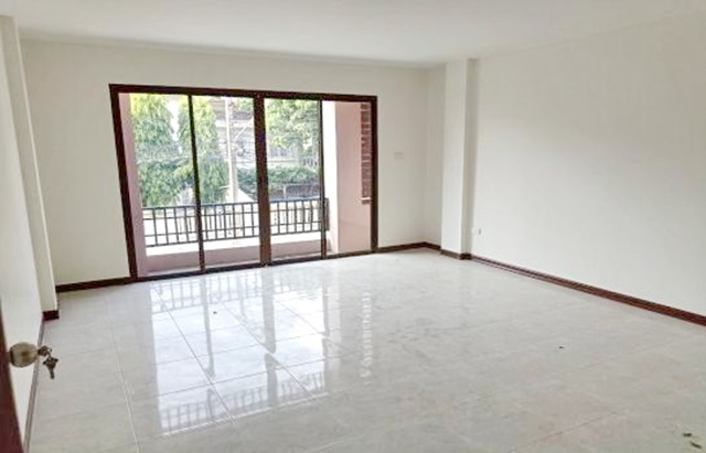 รพ.เชียงใหม่ ราม ประตูช้างเผือก 2.3 กม. ให้เช่าอาคารพาณิชย์ 3 ชั้น 23 ตร.วา  4นอน 3น้ำ ห้วยแก้ว ประตูท่าแพ 