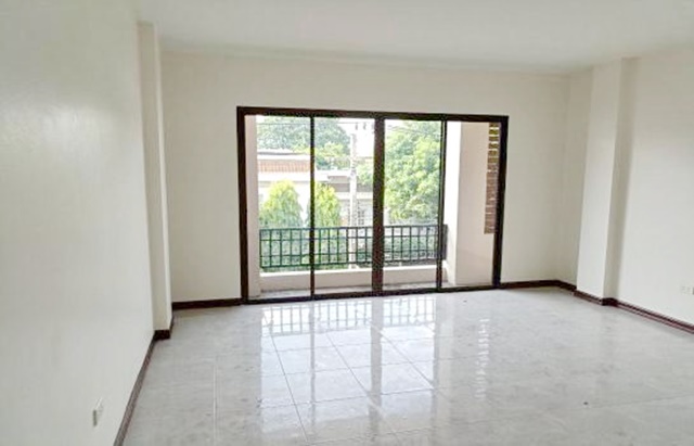 ประตูช้างเผือก 2.3 กม.ให้เช่าอาคารพาณิชย์ 3 ชั้น 23 ตร.วา รพ.เชียงใหม่ ราม  4นอน 3น้ำ 