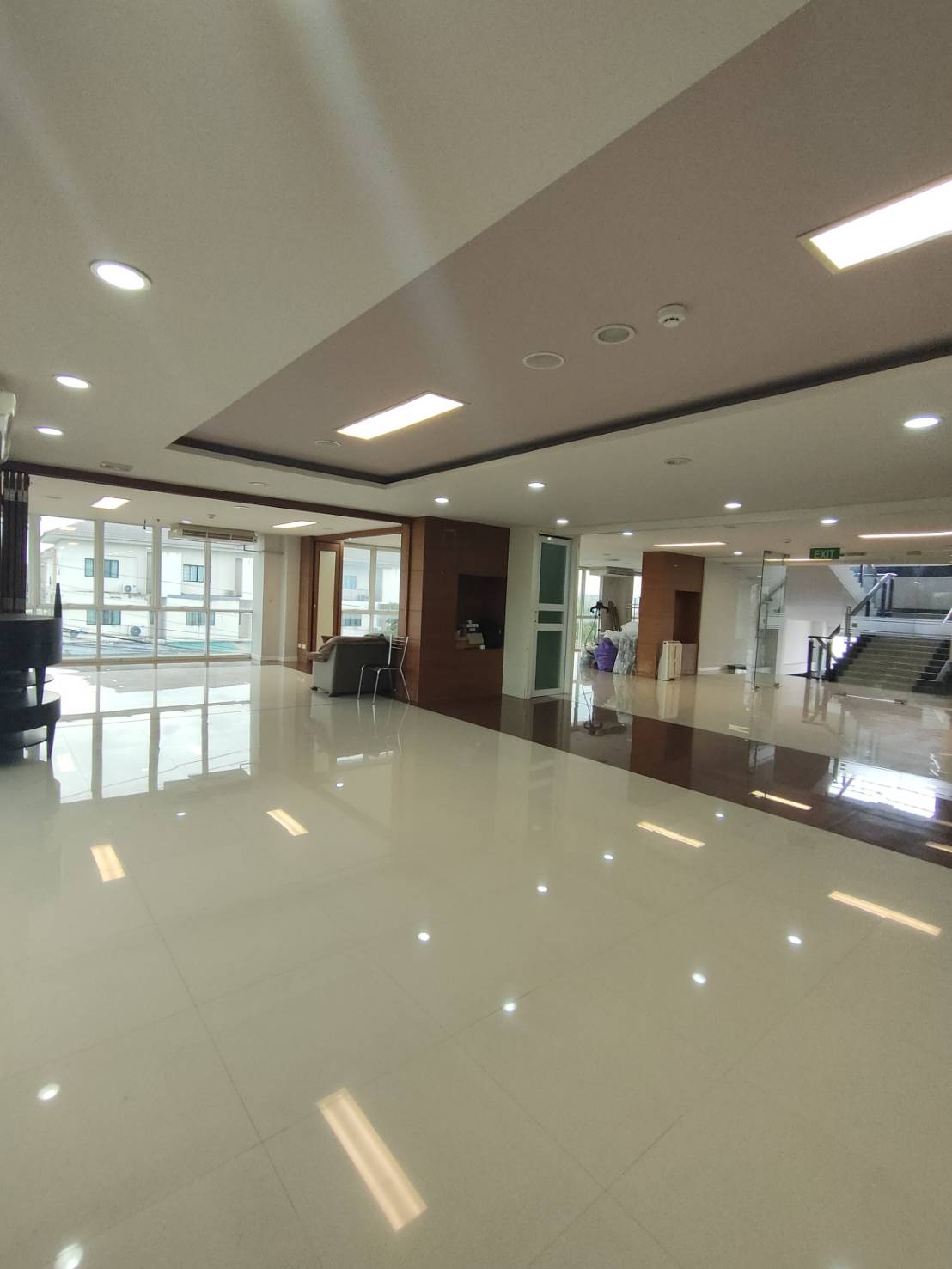 ขายสำนักงาน5ชั้นย่านเฉลิมพระเกียรติร.9 อ่อนนุช พัฒนาการตัดใหม่ พท.2000 ตร.ม.พร้อมลิฟท์ พร้อมใช้งาน