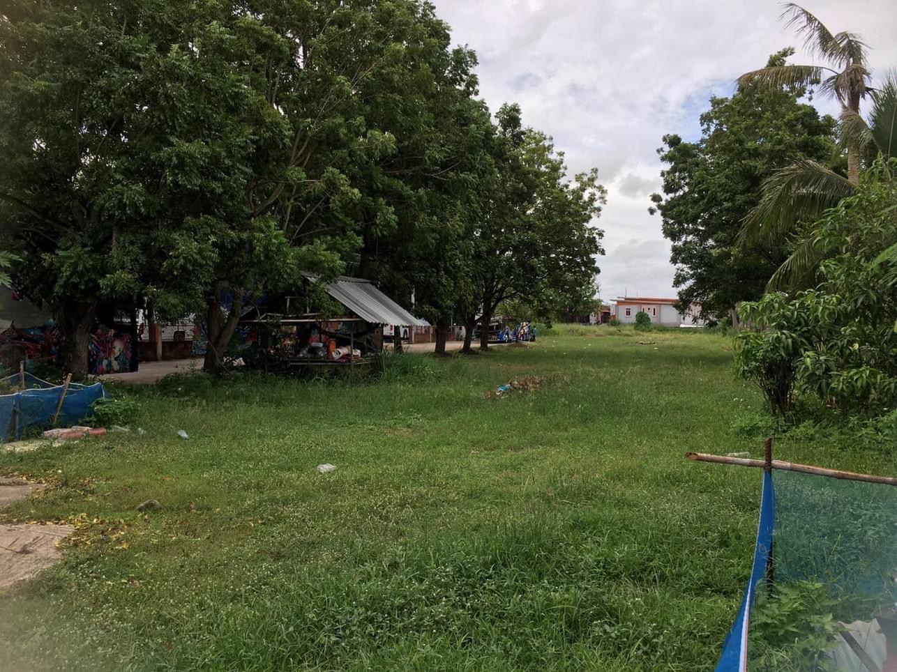 ขายที่ดินสวย สภาพแวดล้อมดี ถมที่เสมอทั้งแปลง ทำเลเข้าออกสะดวก เข้าออกได้หลายทาง ใกล้แหล่งชุมชน ใกล้ห้างสรรพสินค้า