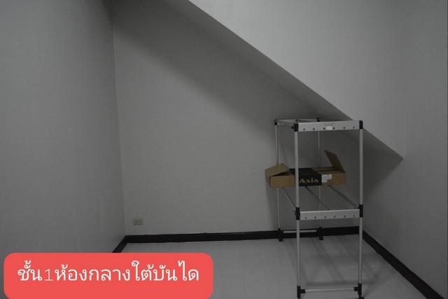 ขายทาวน์โฮม 3 ชั้น ซอยสุขุมวิท 105 ลาซาล แบบบ้านเล่นระดับ ลงเข็ม 15 เมตร รอบบ้าน ใกล้ BTS แบริ่ง BTS ศรีลาซาล ร.ร.บางกอกพัฒนาอินเตอร์