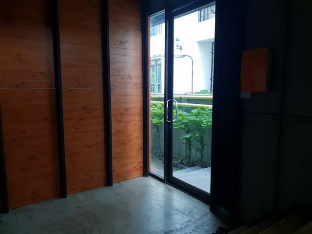 ให้เช่าสำนักงาน office เฉพาะชั้นที่ 3 เนื้อที่ 184 ตรม ซอยรามอินทรา 39 ที่จอดรถ 5-6 คัน ใกล้รถไฟฟ้า ใกล้ทางด่วน 