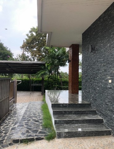 ขาย บ้านเดี่ยว2 ชั้น พุทธมณฑลสาย3 บุษราคัม เรสซิเดนซ์  เนื้อที่ 161 ตรว 300 ตรม มี 3 นอน 5 น้ำ ตกแต่งหรู สภาพใหม่มาก