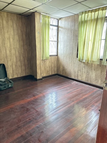 บ้านเดี่ยว 2 ชั้น 73 ตรว. หมู่บ้านเสรี พระราม 9 ซ.58‬  ฝั่งตรงข้ามเดอะไนน์พระราม9‬   ‭ZT230 