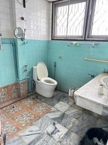 บ้านเดี่ยว 2 ชั้น 73 ตรว. หมู่บ้านเสรี พระราม 9 ซ.58‬  ฝั่งตรงข้ามเดอะไนน์พระราม9‬   ‭ZT230 