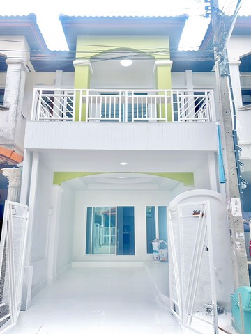 รีโนเวทใหม่ พร้อมหิ้วกระเป๋าเข้าอยู่ ทาวน์เฮ้าส์2 ชั้น บ้านศิริวรรณชวนชม ไทรน้อย