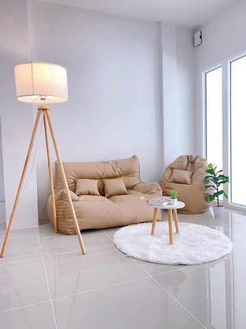รีโนเวทใหม่ พร้อมหิ้วกระเป๋าเข้าอยู่ ทาวน์เฮ้าส์2 ชั้น บ้านศิริวรรณชวนชม ไทรน้อย