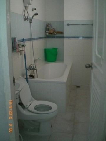 ขายด่วนมากๆ อาคารพาณิชย์ มี 5 ชั้นพร้อมชั้นลอย อยู่ในตรอกสลักหิน แขวงรองเมือง เขตปทุมวัน กทม