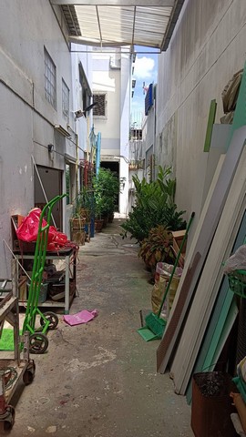 ขายด่วนมากๆ อาคารพาณิชย์ มี 5 ชั้นพร้อมชั้นลอย อยู่ในตรอกสลักหิน แขวงรองเมือง เขตปทุมวัน กทม