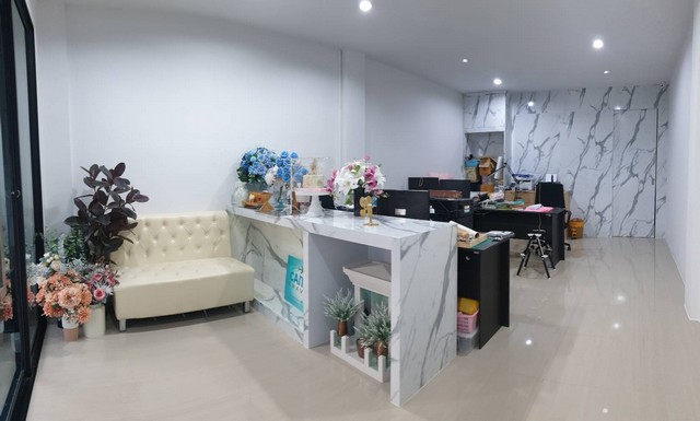 ประกาศขายด่วนๆโฮมออฟฟิศ 4 ชั้น เดอะรีเจนท์ สตรีท ลอนดอน รามอินทรา 109 พระยาสุเรนทร์