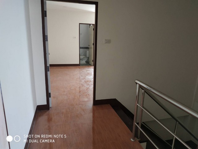 ขาย อาคารพาณิชย์ ทาวน์โฮม ออฟฟิศ 3 ชั้น พร้อมอยู่ ย่าน หนองแขม สายสี่