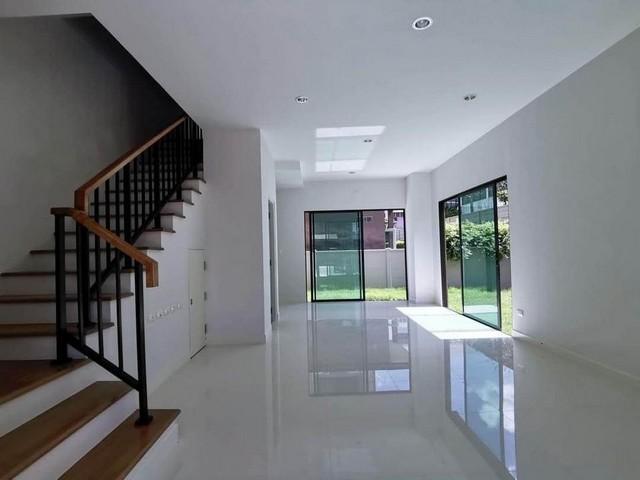 ให้เช่าทาวน์โฮม 3 ชั้น โครงการบ้านกลางเมือง ลาดพร้าว-เสรีไทย 