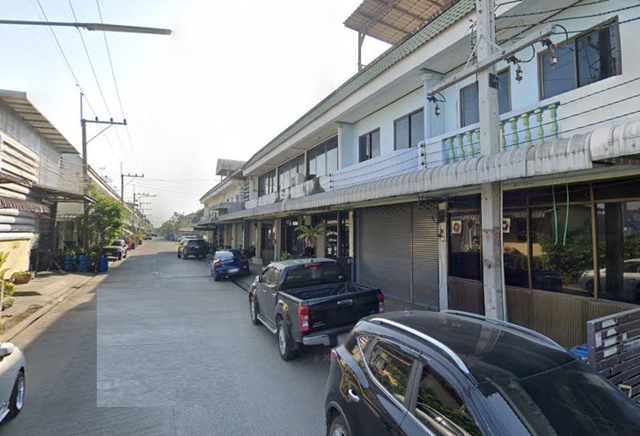 ปทุมธานี ตลาดไท  ตลาดไอยรา ให้เช่าอาคารพาณิชย์ 2 ชั้นครึ่ง 2 คูหา พร้อมอยู่ 1แอร์  โลตัส บิ๊กซีนวนคร นิคมอุตสาหกรรมนวนคร