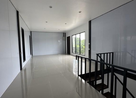  ให้เช่าโกดัง 361 ตรม.ลำลูกกาคลอง 4 ปทุมธานี ใกล้ตลาดกลางลาดสวาย