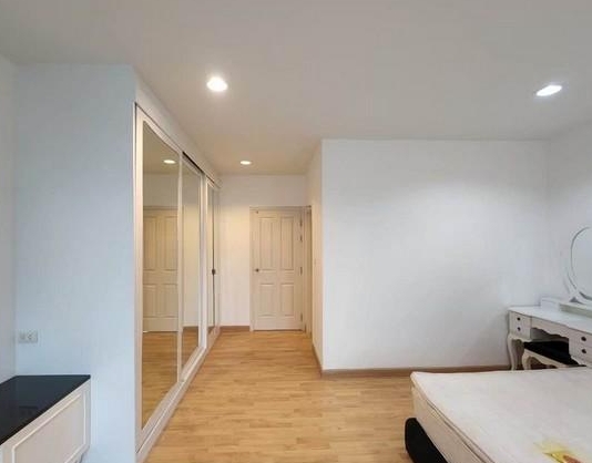  ให้เช่าและขายทาวน์โฮม 3 ชั้น บ้านกลางเมือง ลาดพร้าว-เสนา 1 ลาดปลาเค้า 12 มี 3 นอน 3 น้ำ
