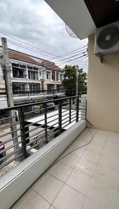  ให้เช่าและขายทาวน์โฮม 3 ชั้น บ้านกลางเมือง ลาดพร้าว-เสนา 1 ลาดปลาเค้า 12 มี 3 นอน 3 น้ำ