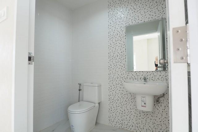 ขายทาวน์โฮม 3 ชั้น Modern loft เนื้อที่ 27 ตรว. ย่านเฉลิมพระเกียรติ ร.9 
