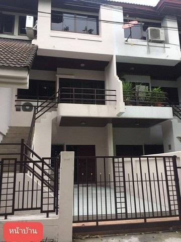 POR3190ขาย ทาวน์โฮม สุขุมวิท105 ลาซาล37 บางนา แบบบ้านเล่นระดับ ลงเข็ม 15 เมตร รอบบ้าน ใกล้BTSแบริ่ง BTSศรีลาซาล ร.ร.บางกอกพัฒนาอินเตอร์