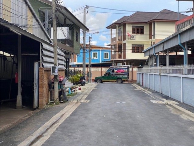 ขายโกดังพร้อมที่พักอาศัย ประชาอุทิศอุทิศ 69 ทำเลดี ทำเลทอง เดินทางสะดวก เหมาะแก่การอยู่อาศัยหรือลงทุนเพื่อธุรกิจก็ดี 