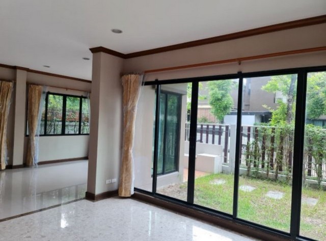 ขายทาวน์โฮม 3 ชั้น หมู่บ้านไพรเวทวิลล์ (Private ville) พระราม 9 - หัวหมาก ย่านรามคำแหง บนถนนหัวหมาก