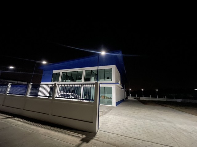 ขายอาคารออฟฟิศสร้างใหม่ 2 ชั้นพร้อมโกดัง บนเนื้อที่ 400 ตรว. อำเภอลาดหลุมแก้ว จังหวัดปทุมธานี