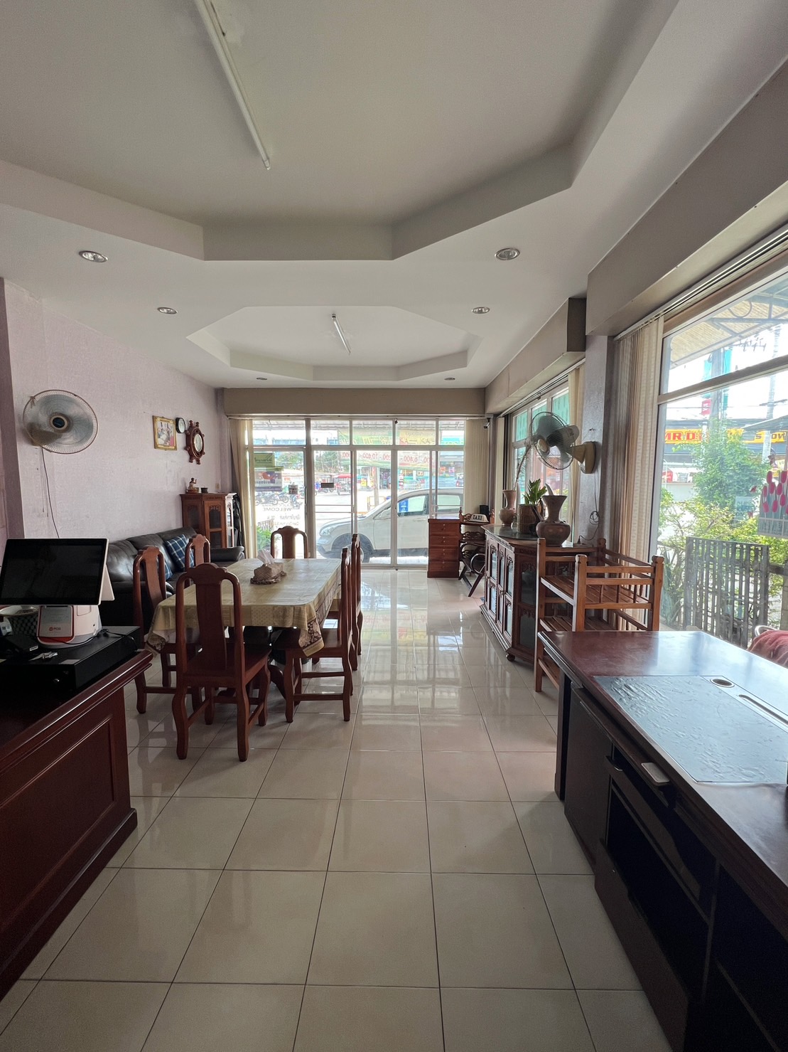 ขายอาคารพาณิชย์บางเสร่ 3 ชั้น (หัวมุม) ทำเลดีมาก  ใจกลางบางเสร่ ตรงข้ามโลตัลบางเสร่