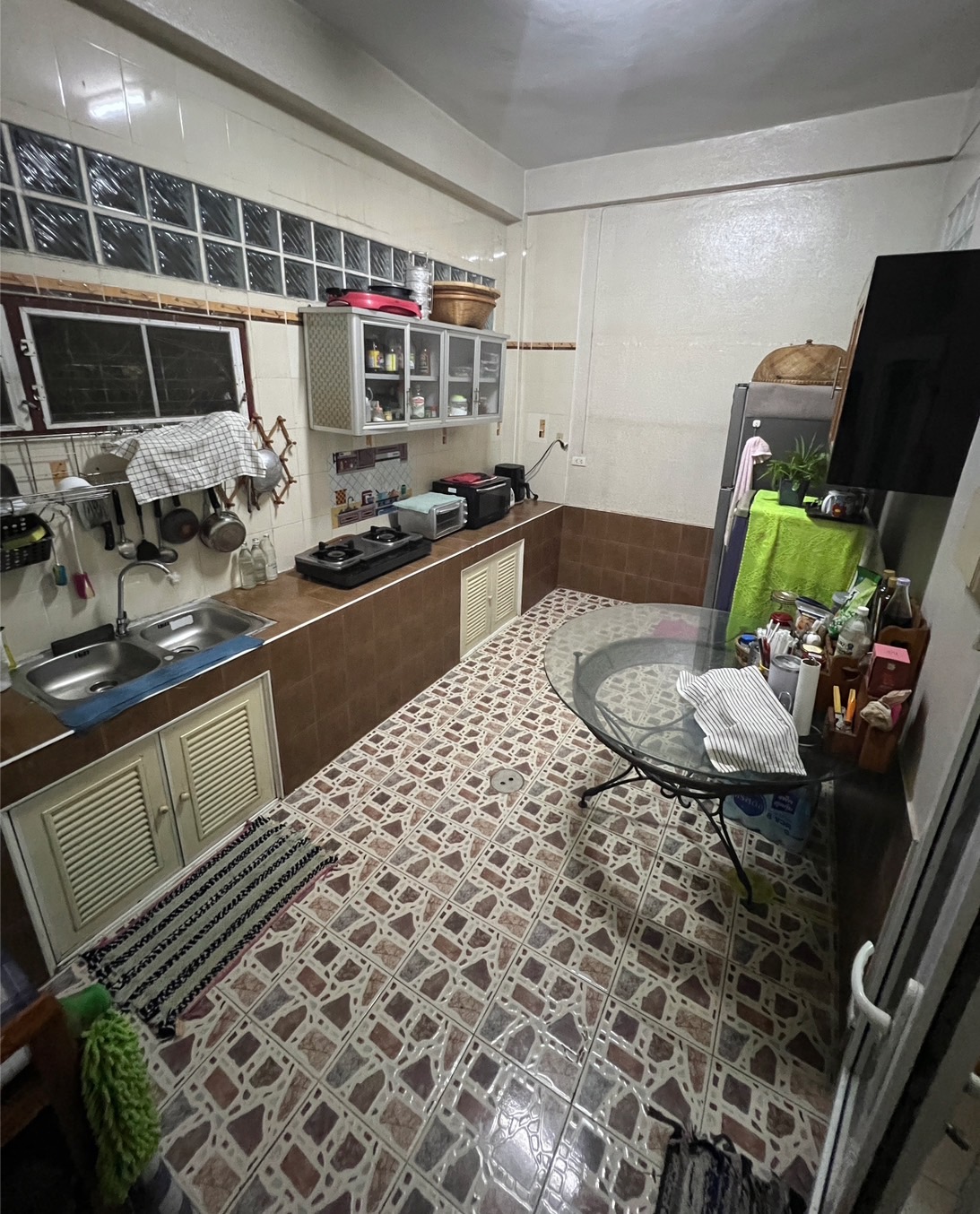 ขายอาคารพาณิชย์บางเสร่ 3 ชั้น (หัวมุม) ทำเลดีมาก  ใจกลางบางเสร่ ตรงข้ามโลตัลบางเสร่